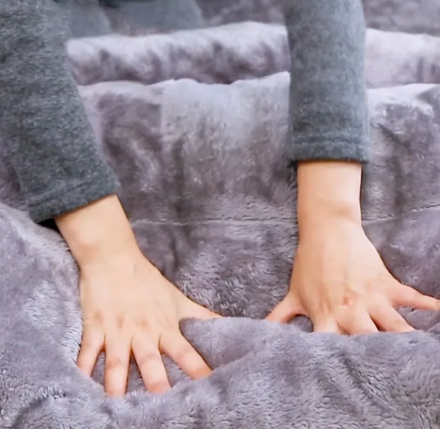 Cloud Cuddler Plush Pet Bed — product detail (3)